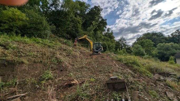 Wirtschaftsweganlage mit Aushub und Planie in Feldkirchen an der Donau nahe St. Martin im Mühlkreis